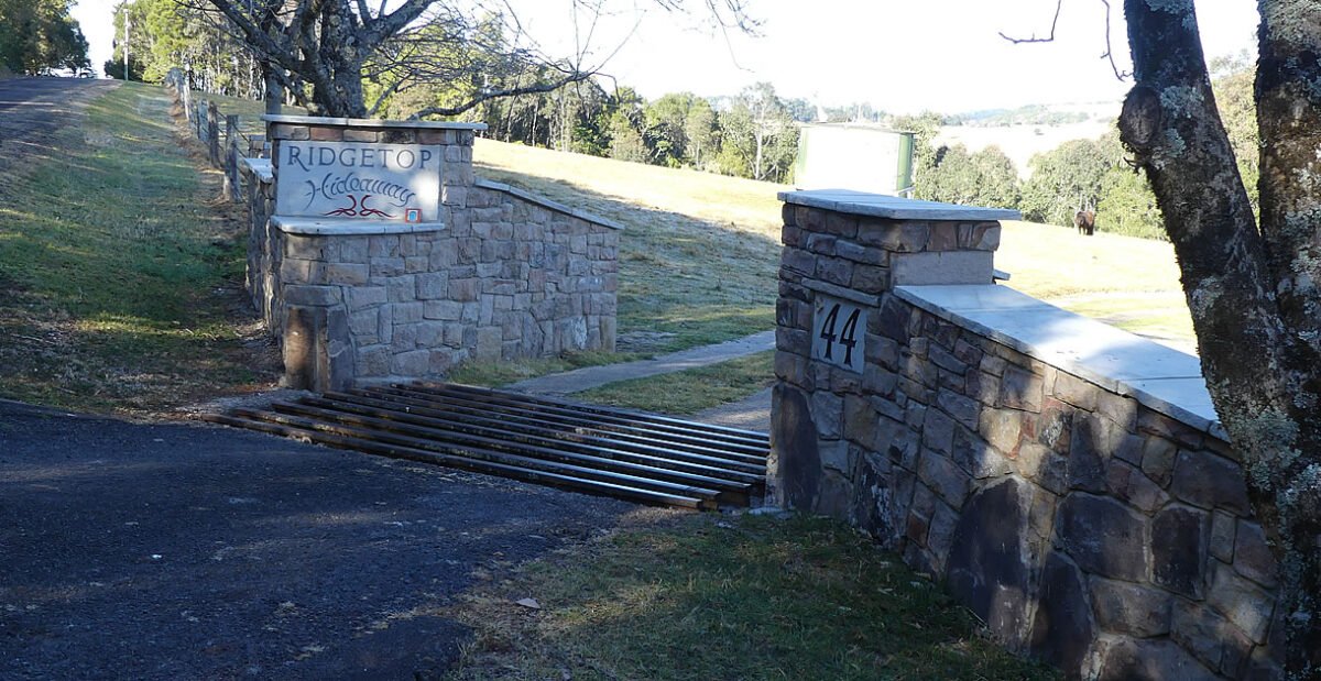 Ridgetop Gideaway Entrance